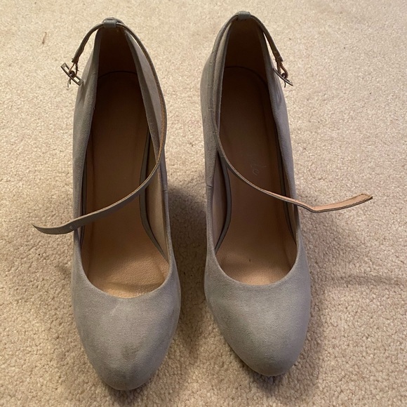 Grey Suede Pumps with Strap - Picture 4 of 4